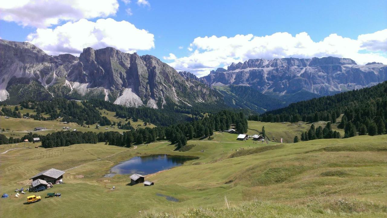 Artitsch Apartment Santa Cristina Val Gardena Bagian luar foto